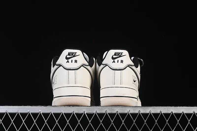 All categories Nk Air Force 1 Air Force series Nk Air Force 1 Low Air Force low-top Nike Air Force 1'07 Low Beige and black Bugs Bunny crystal bottom Air Force 1 low-top casual sneakers SM6668-115